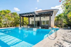 Haus in der Karibik mit Pool 