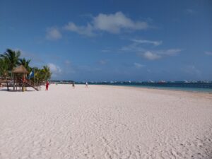 Leben in Punta Cana Bavaro Beach sehr breiter Strand 